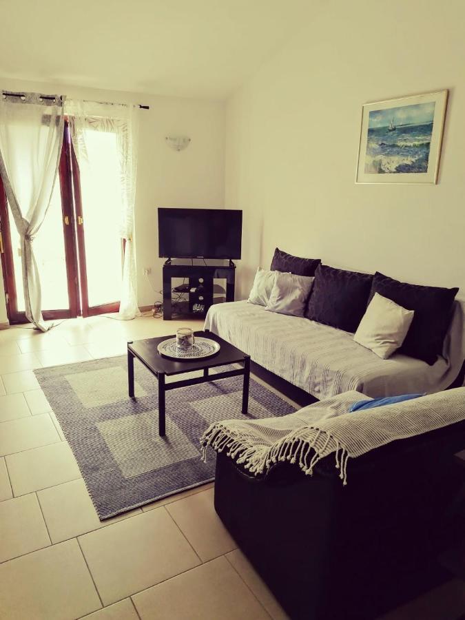 Apartment By The Beach Primošten Dış mekan fotoğraf